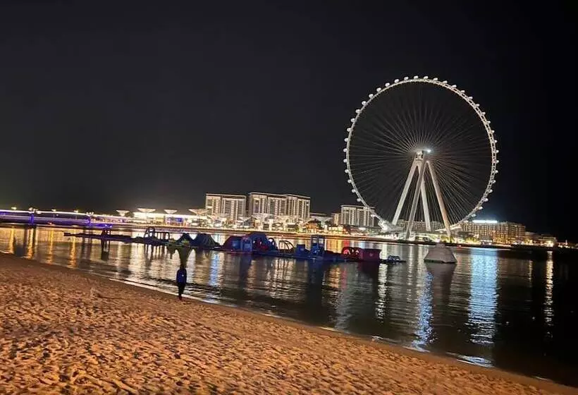 Route 66 Beach Hostel