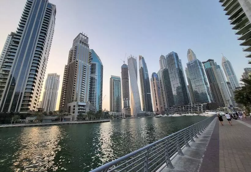 Route 66 Beach Hostel