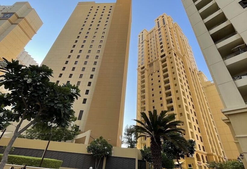 Route 66 Beach Hostel