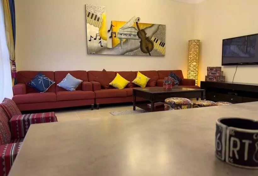 Route 66 Beach Hostel