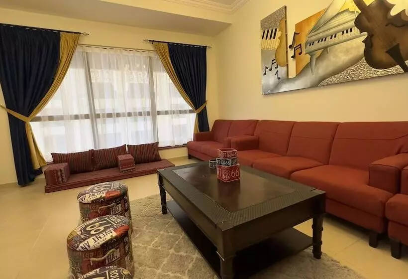 Route 66 Beach Hostel