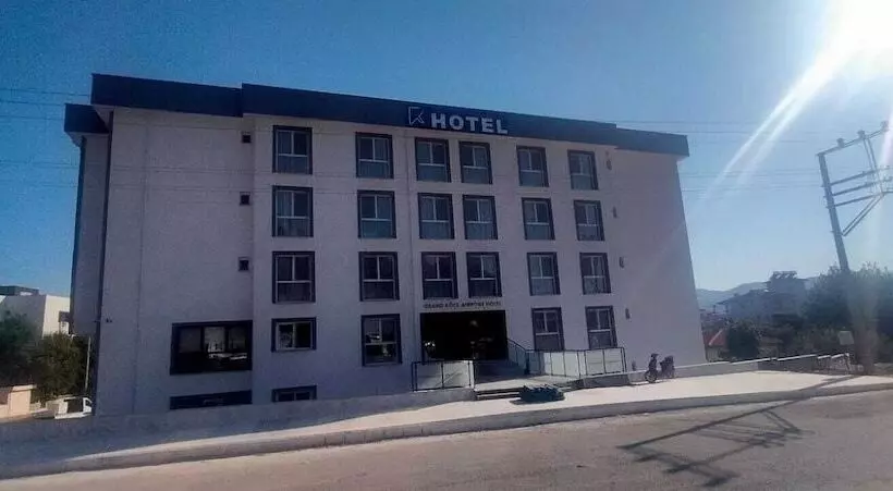 ホテル Grand Köse Ai̇rport