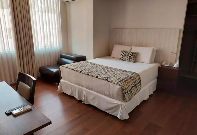هتل Camino Plaza