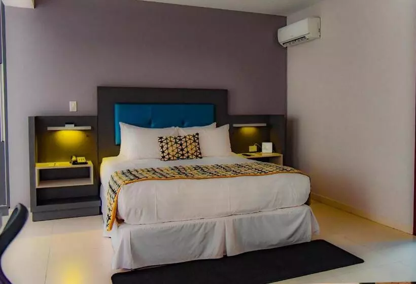 هتل Camino Plaza