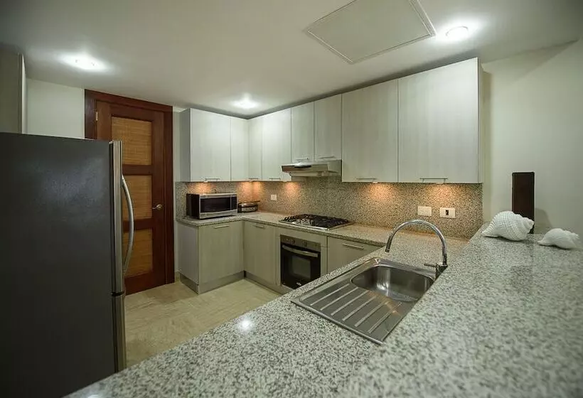 هتل El Portillo Residences By Mint