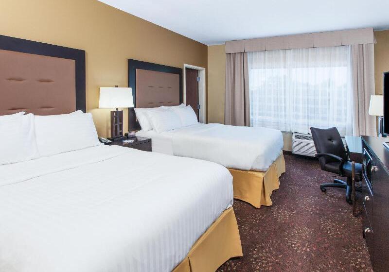 هتل Holiday Inn Express & Suites Sandusky, An Ihg