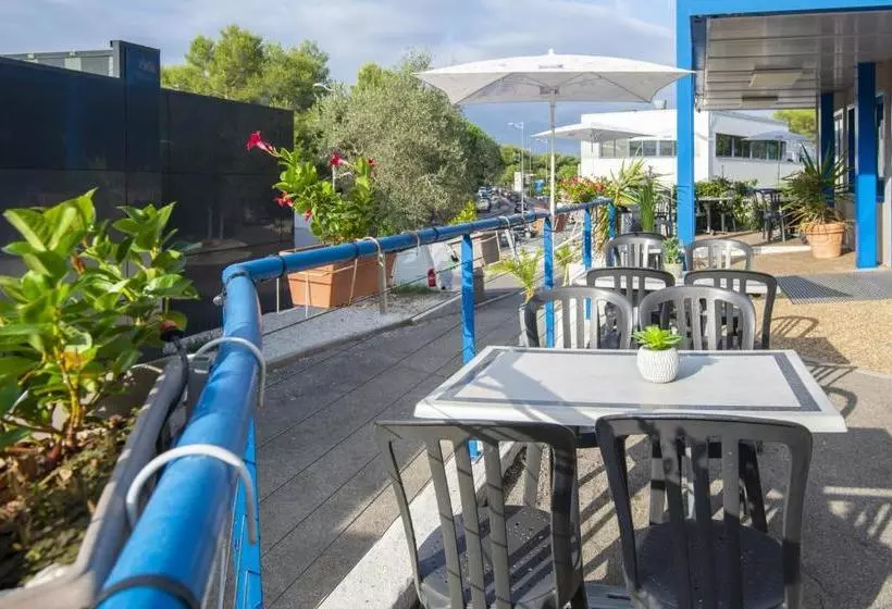 ホテル Ibis Budget Antibes Sophia Antipolis