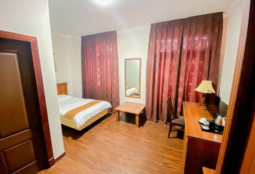 ホテル Reikartz Registon Samarkand