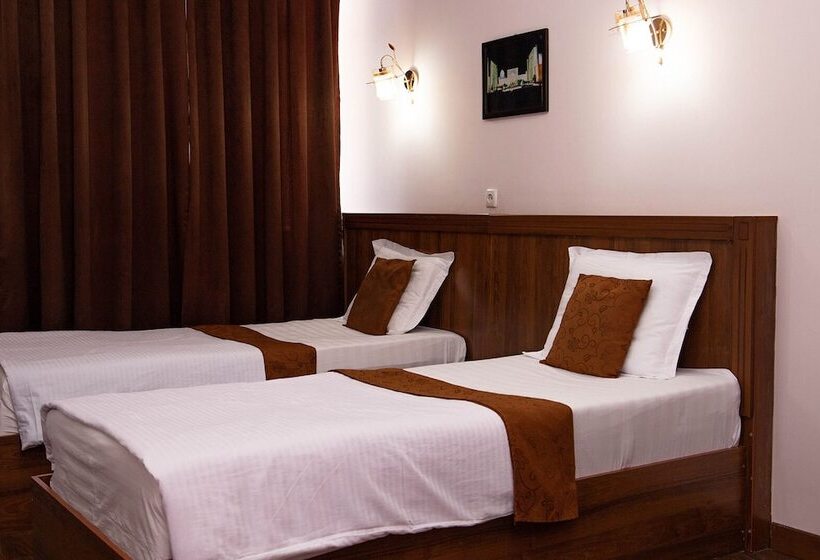 ホテル Reikartz Registon Samarkand