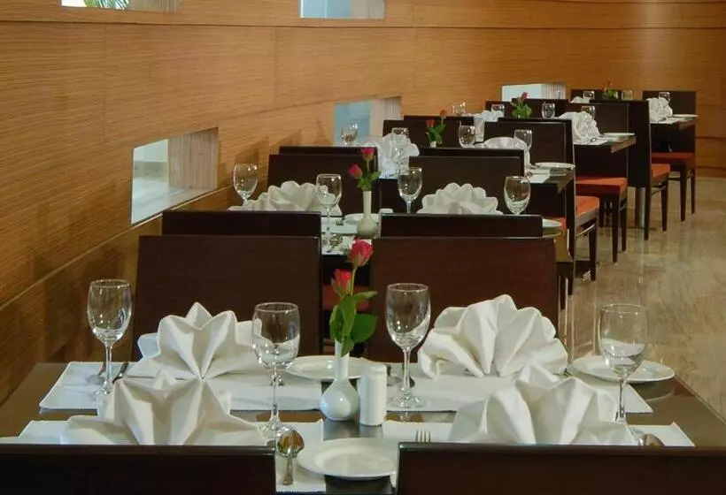 ホテル Sewa Grand Faridabad