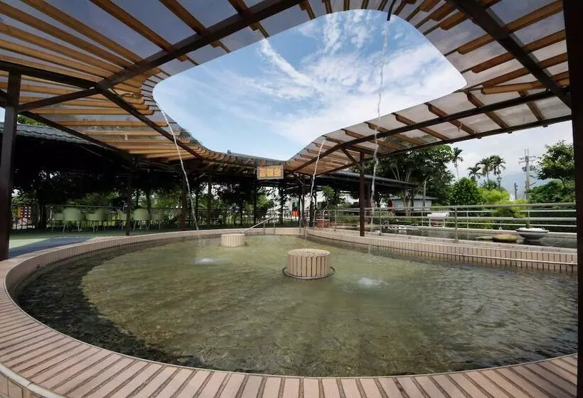 هتل Spring Fountain
