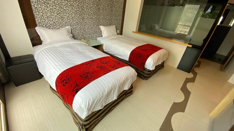 هتل Spring Fountain