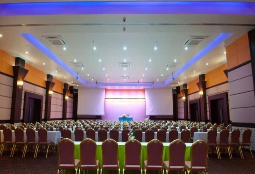 בית מלון כפרי The Flora May Resort