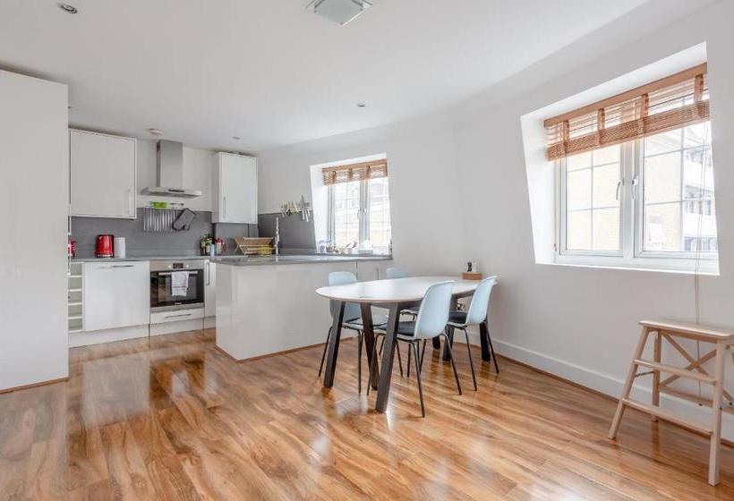 Modern And Central 2 Bedroom Apartment Close To Euston Station
