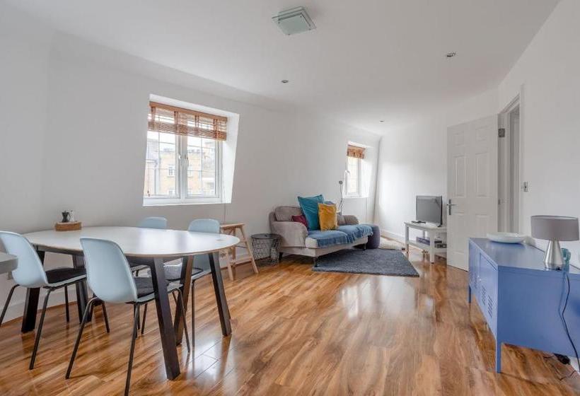 Modern And Central 2 Bedroom Apartment Close To Euston Station