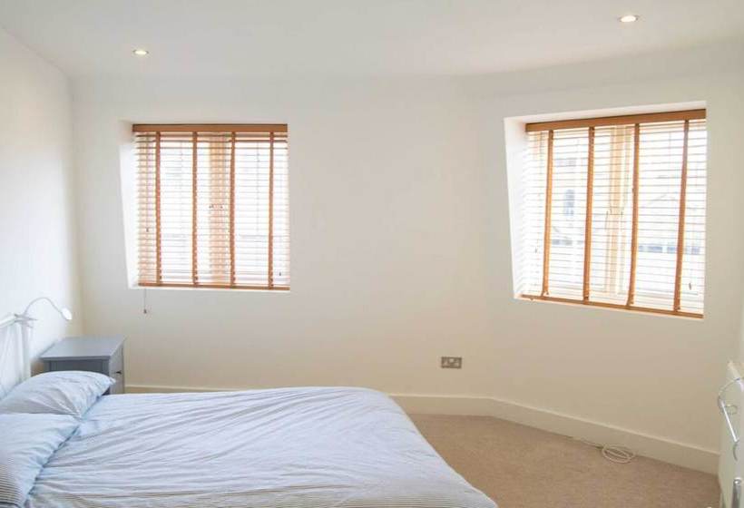 Modern And Central 2 Bedroom Apartment Close To Euston Station