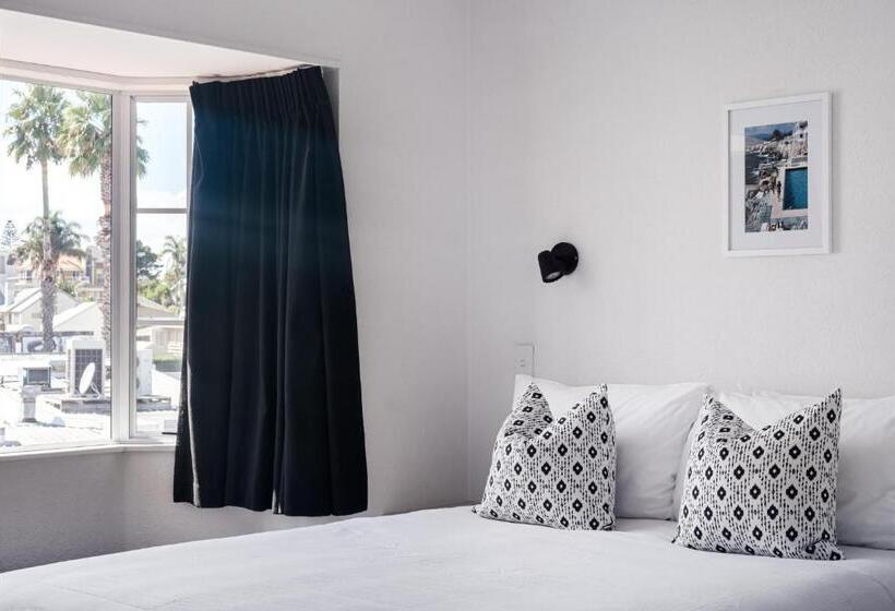 The Mission Belle Motel