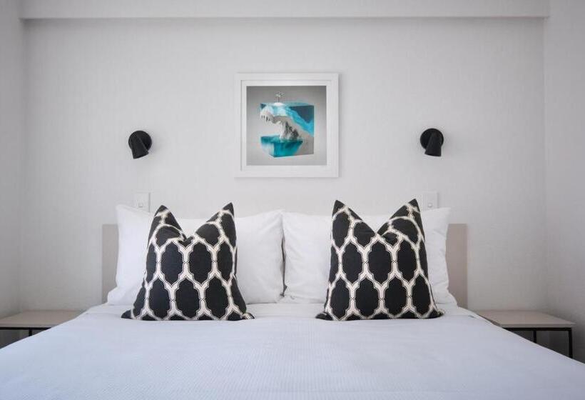 The Mission Belle Motel