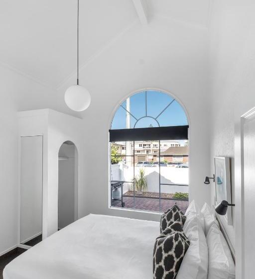 The Mission Belle Motel