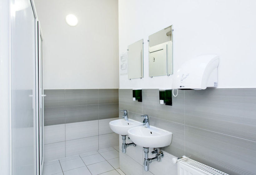 הוסטל Bed & Beach & Fun Cancun Hostal