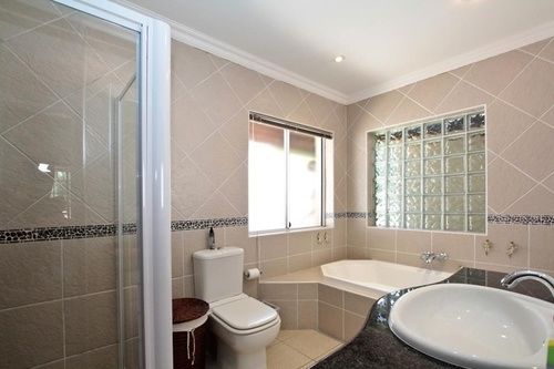 تختخواب و صبحانه Villa Schreiner Guest House