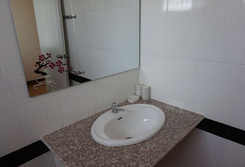 Отель Baiboon Grand