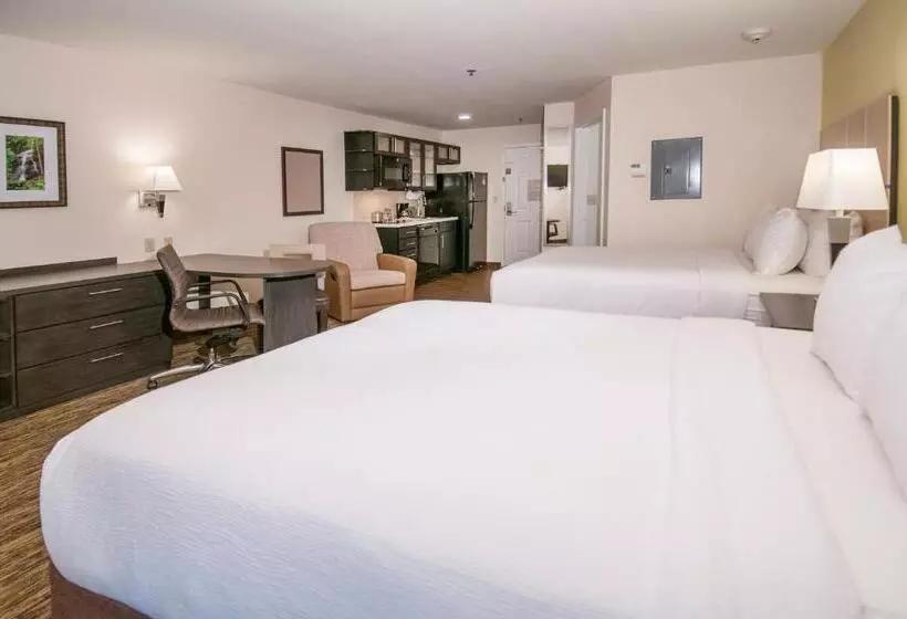 ホテル Candlewood Suites   Baton Rouge   College Drive, An Ihg