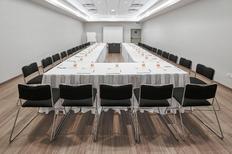 فندق City Express Junior By Marriott San Luis Potosi Carranza