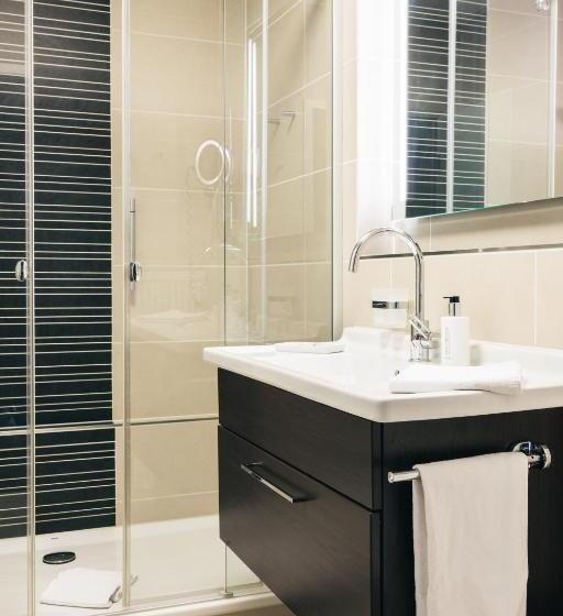 호텔 Consulat Des Weins