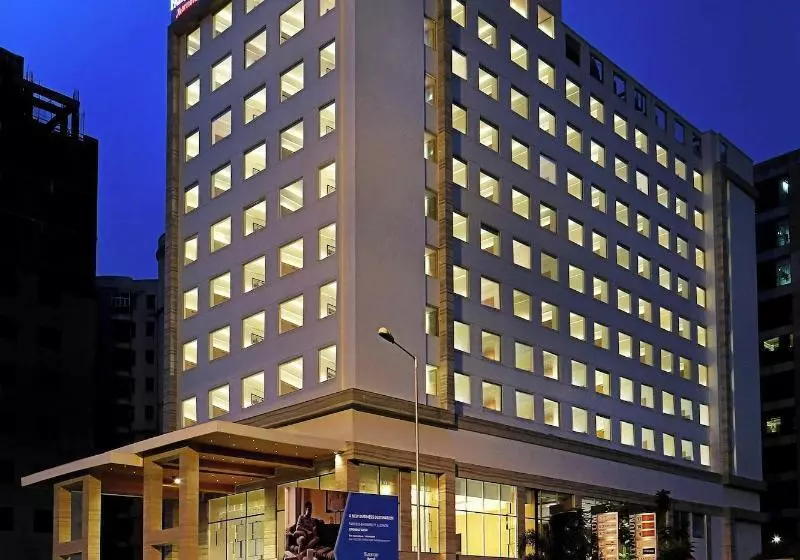 ホテル Fairfield By Marriott Lucknow