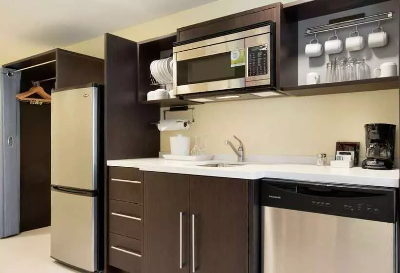 ホテル Home2 Suites By Hilton Fort St. John