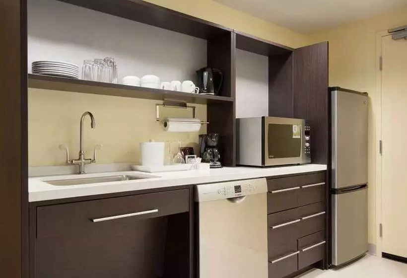 ホテル Home2 Suites By Hilton Fort St. John