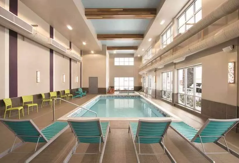 ホテル Home2 Suites By Hilton Fort St. John