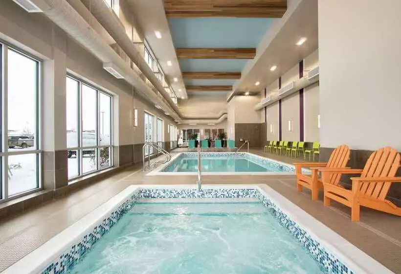 ホテル Home2 Suites By Hilton Fort St. John
