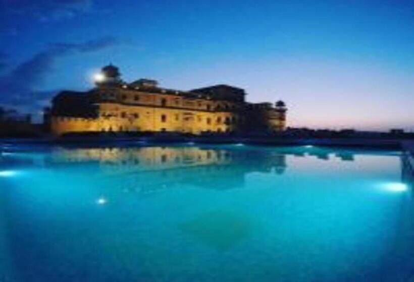 בית מלון כפרי Jaisalkot