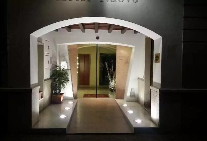 ホテル Nuovo De Cesero