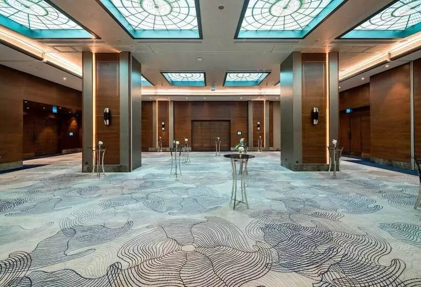 ホテル Sheraton Grand Istanbul Atasehir