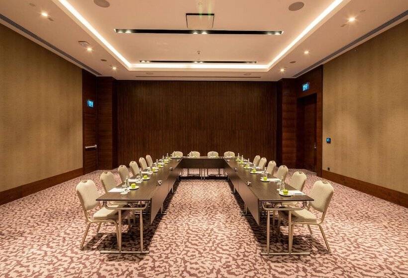 ホテル Sheraton Grand Istanbul Atasehir