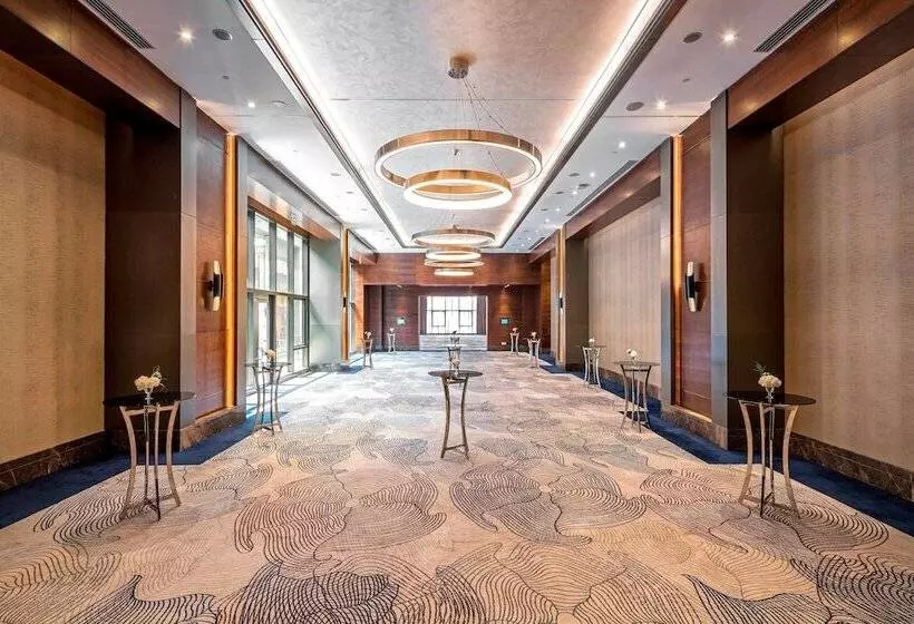 ホテル Sheraton Grand Istanbul Atasehir