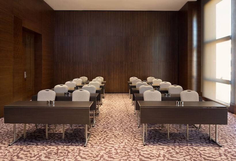 ホテル Sheraton Grand Istanbul Atasehir