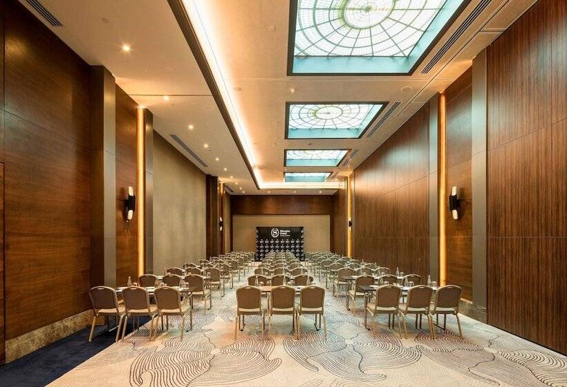 ホテル Sheraton Grand Istanbul Atasehir