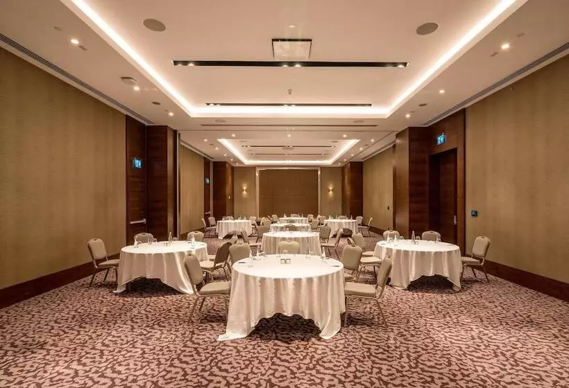 ホテル Sheraton Grand Istanbul Atasehir