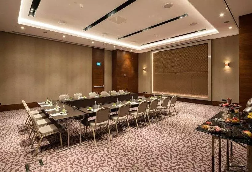 ホテル Sheraton Grand Istanbul Atasehir