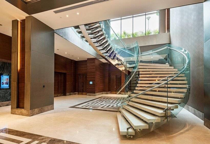 Отель Sheraton Grand Istanbul Atasehir