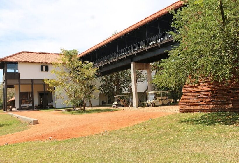 Hotel Sigiriyajungles Resort & Spa