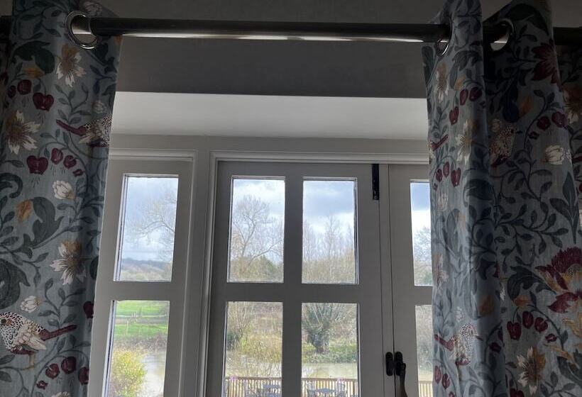 فندق The Talbot Inn