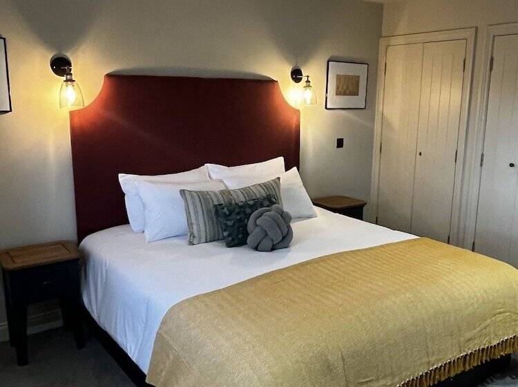 فندق The Talbot Inn