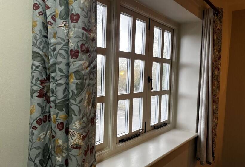 فندق The Talbot Inn