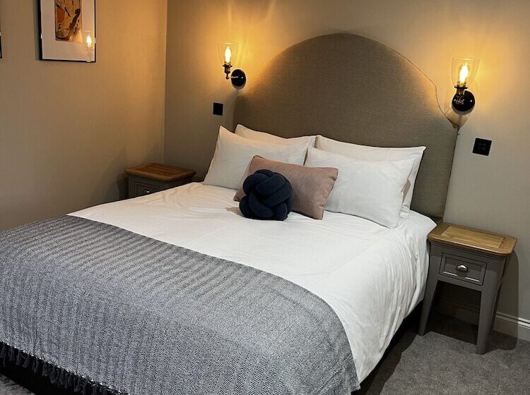 فندق The Talbot Inn