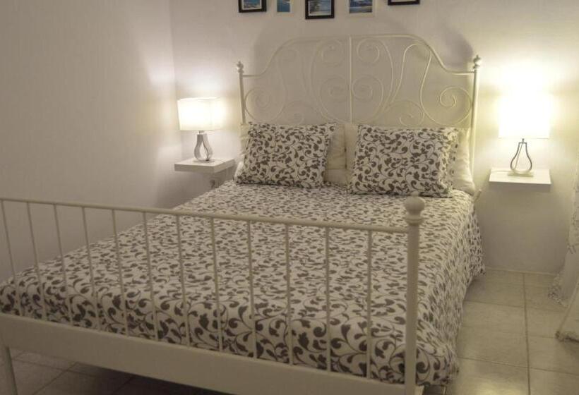 Little Surf House Hostel